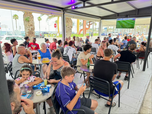 cocktails La pineda. Graffiti disco bar