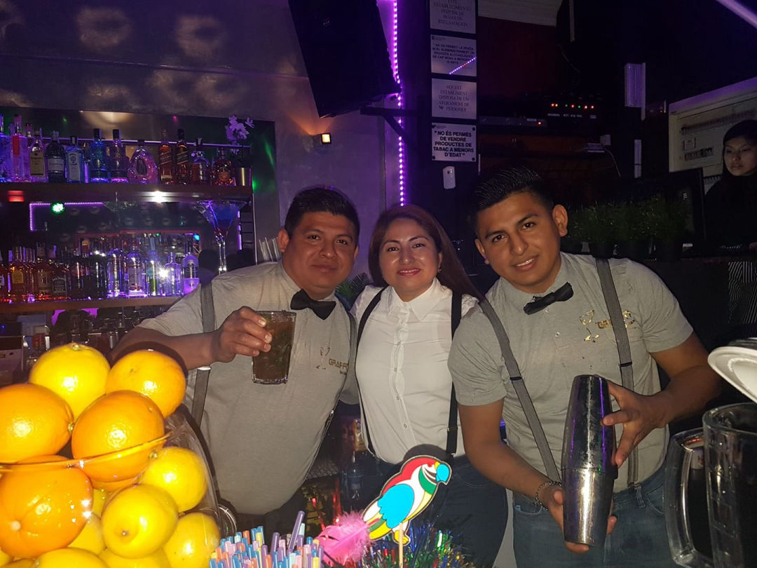 cocktails La pineda. Graffiti disco bar