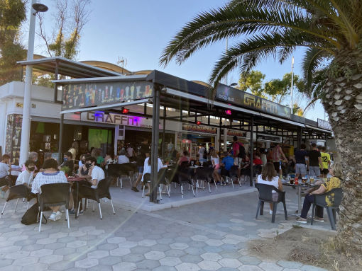 cocktails La pineda. Graffiti disco bar